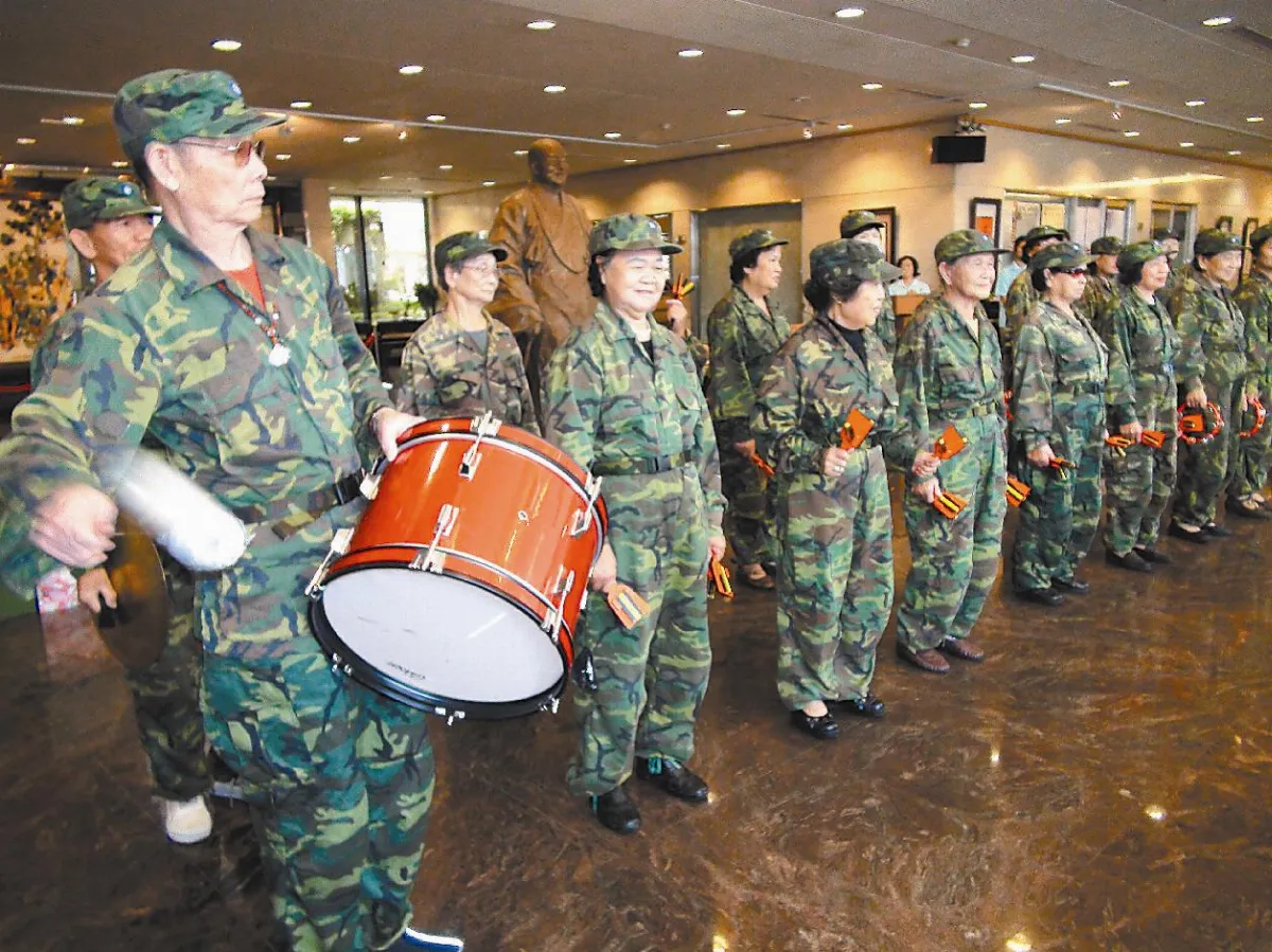 仁愛之家千歲兵團 著軍裝帥爆