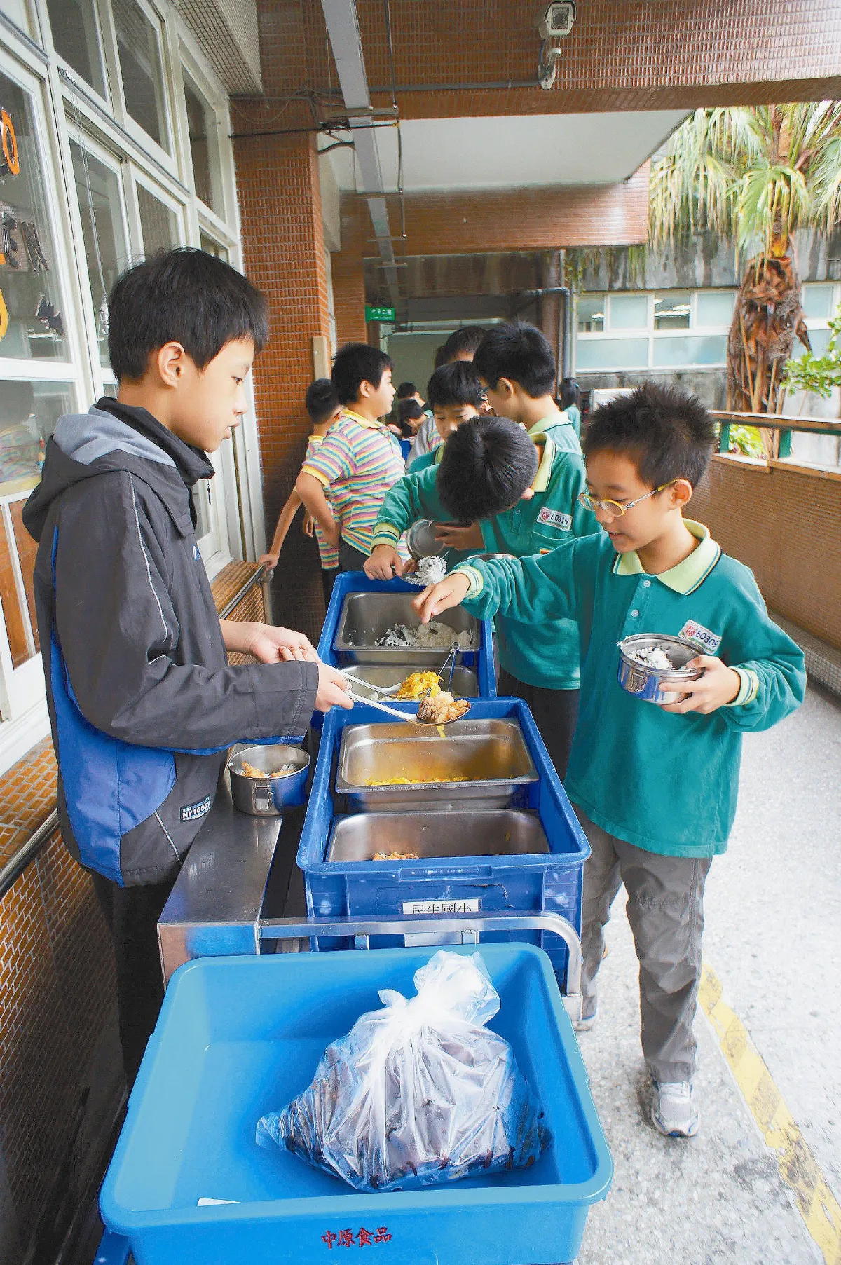 營養午餐又出包 機制重新上緊螺絲
