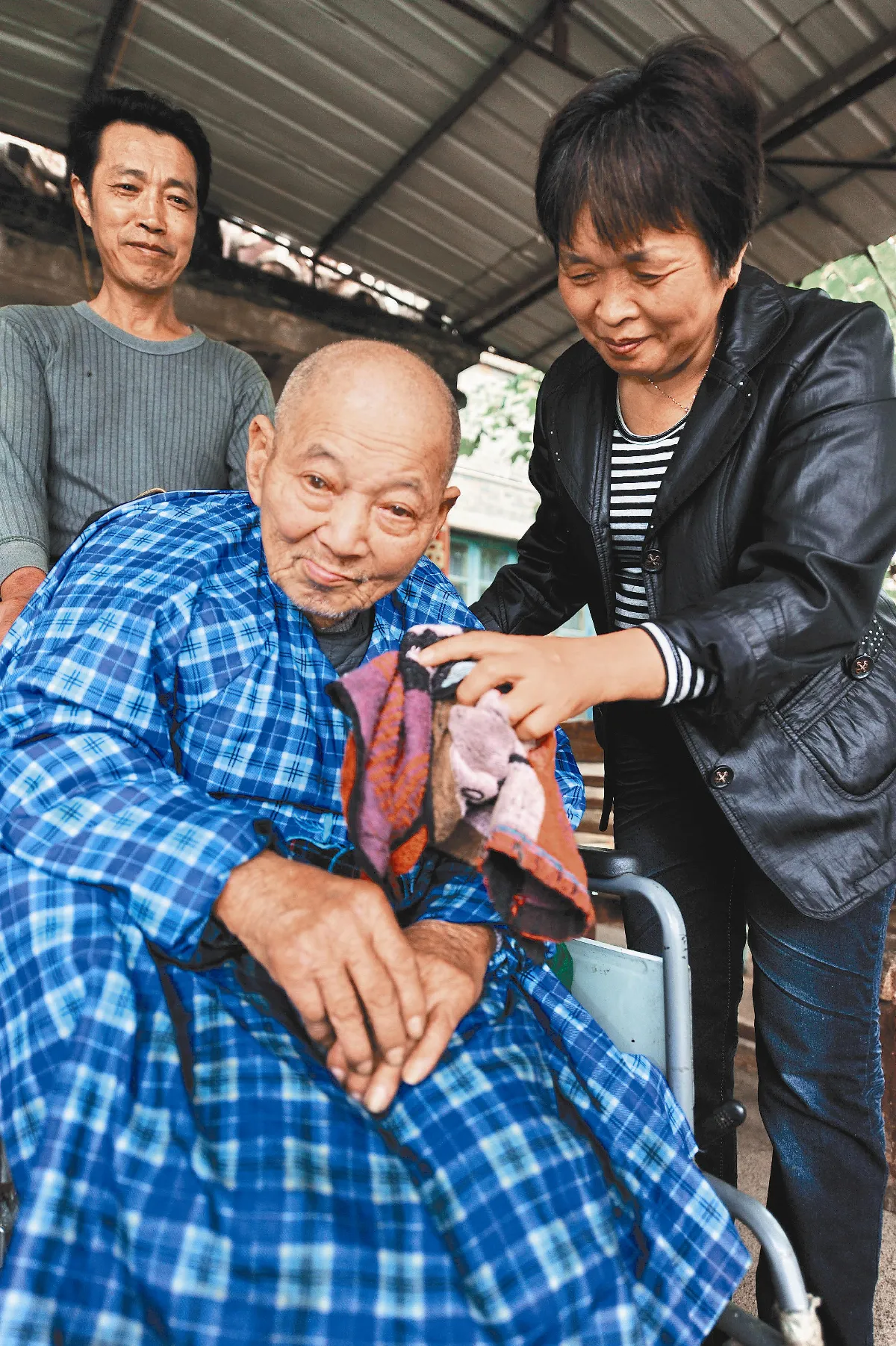 百位老人 她愛心守護