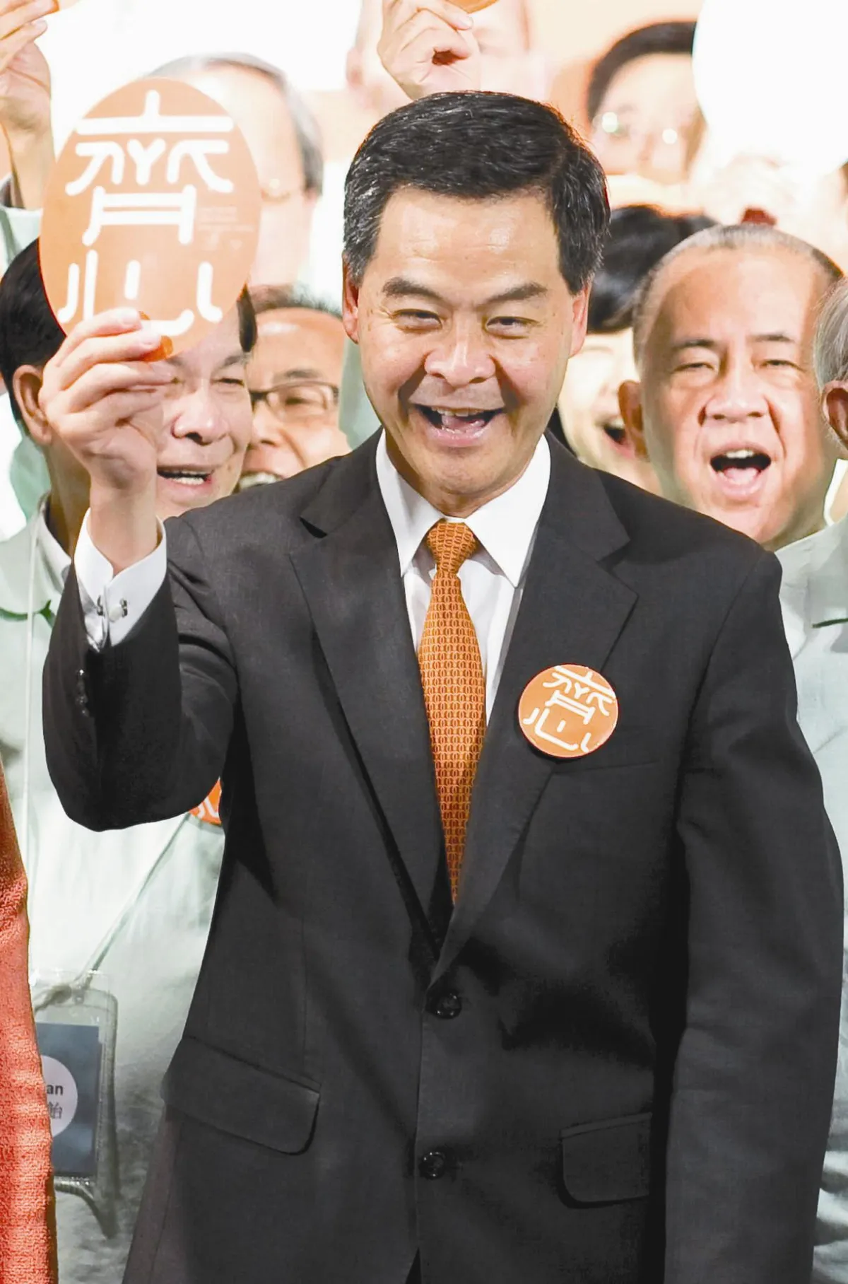 香港特首戰明朗 雙英對決