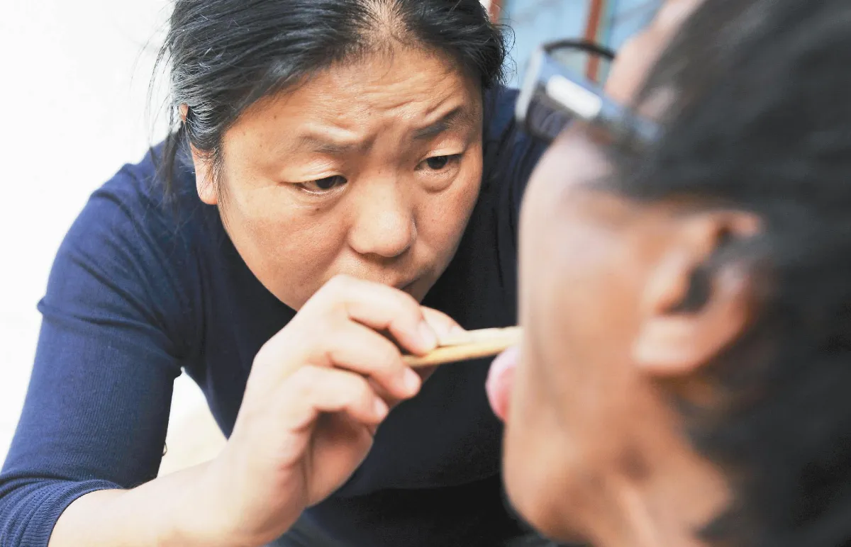 拉愛滋病患一把