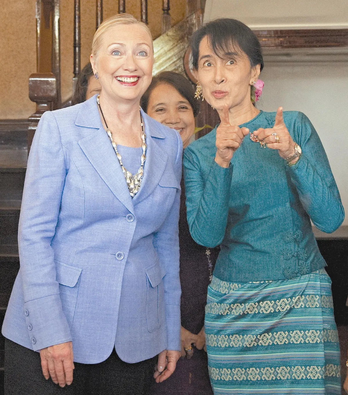 希拉蕊訪翁山蘇姬宅邸支持緬甸民主 美擬派駐大使