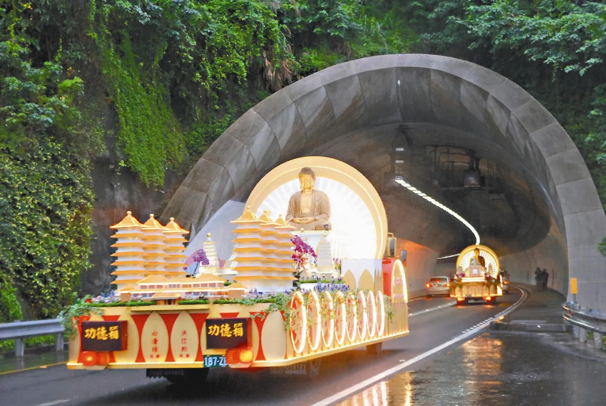 5年首例 佛車過雪隧