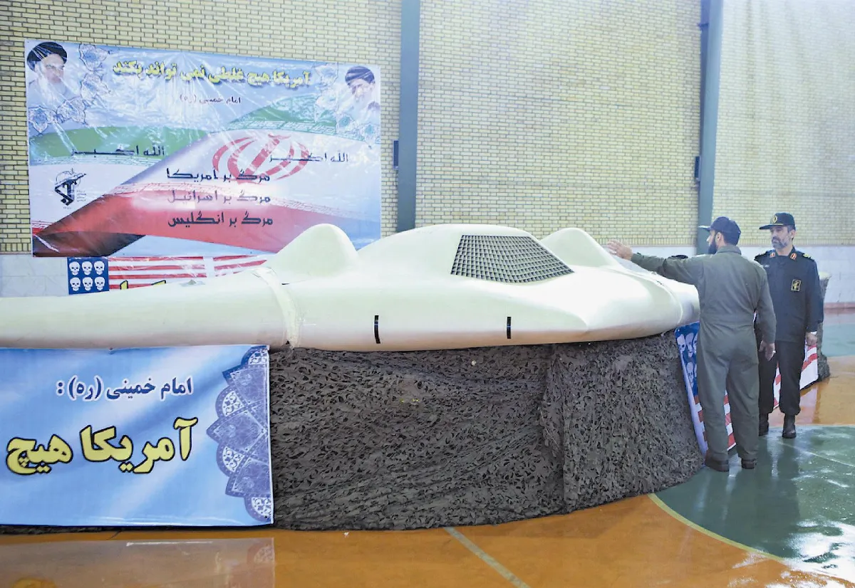 美憂軍事科技遭竊 伊朗示威 展美墜落無人機