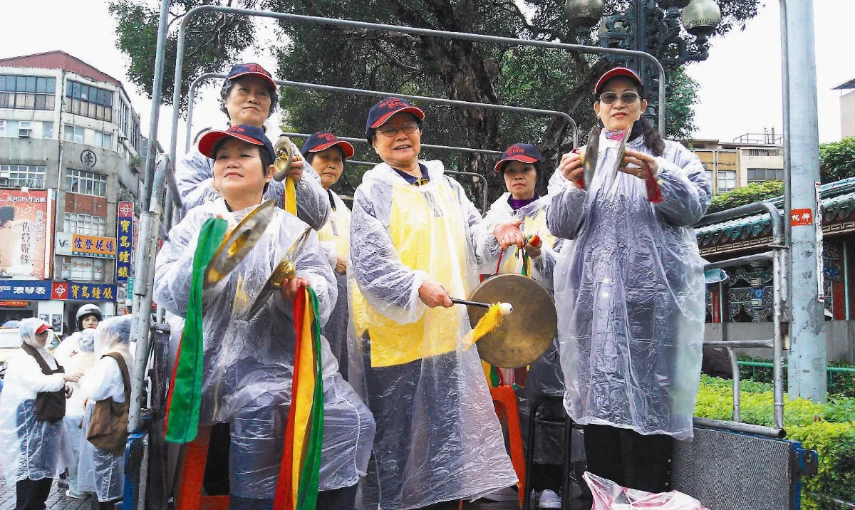 佛光阿嬤 鑼鼓迎佛