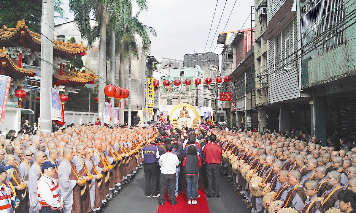 風城旗幟飛揚 萬眾一心迎佛祖