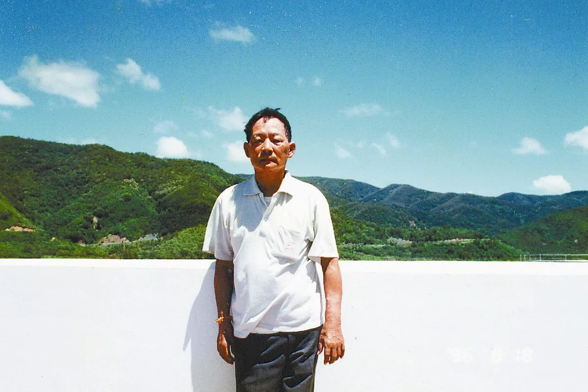 慈祥的父親  孝順的大哥
