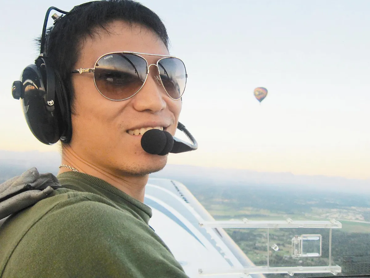 追夢追上天 赴美學開飛機