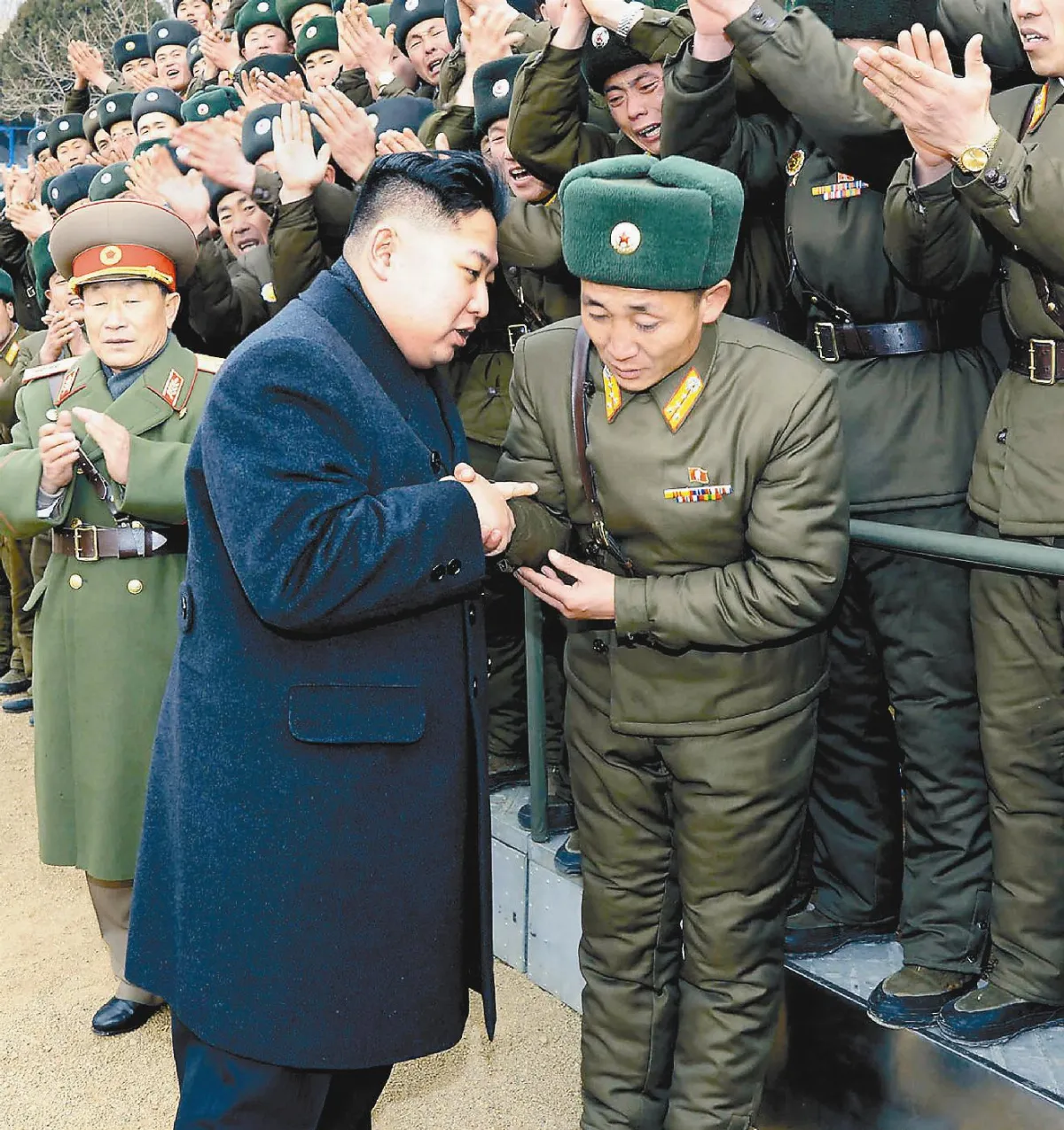 軍事優先？ 金正恩視察坦克部隊