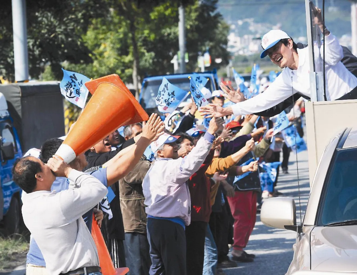 掃遍中台 蔡今攻宜花籲返鄉投票