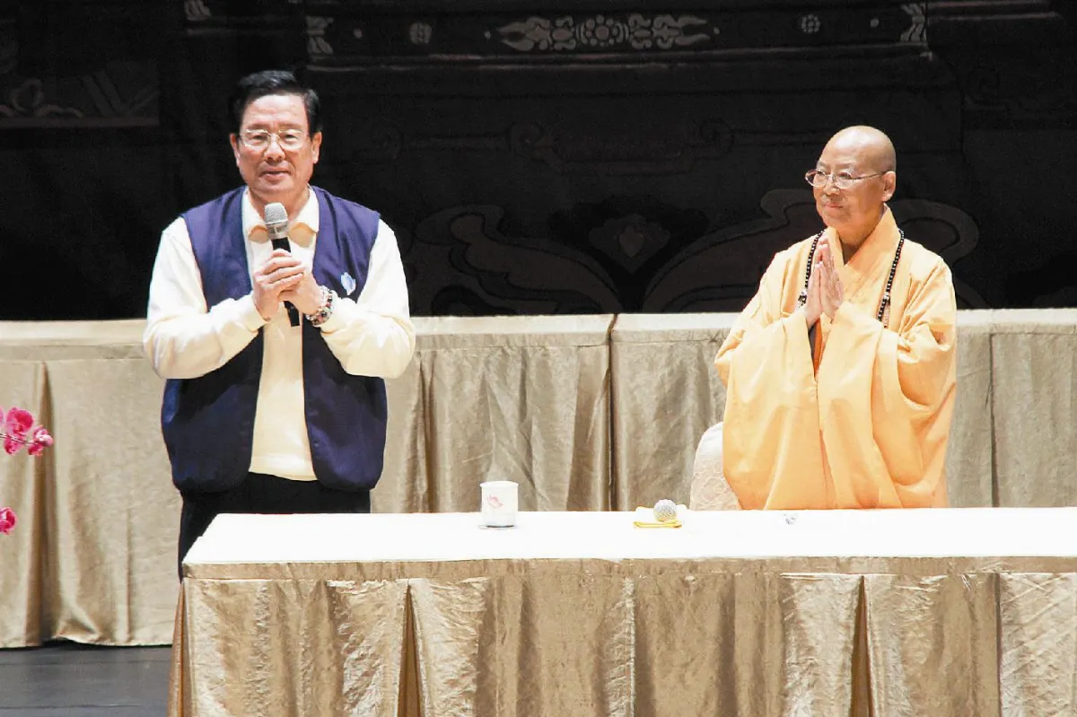 1300南海觀音人 搶到佛館朝山頭香