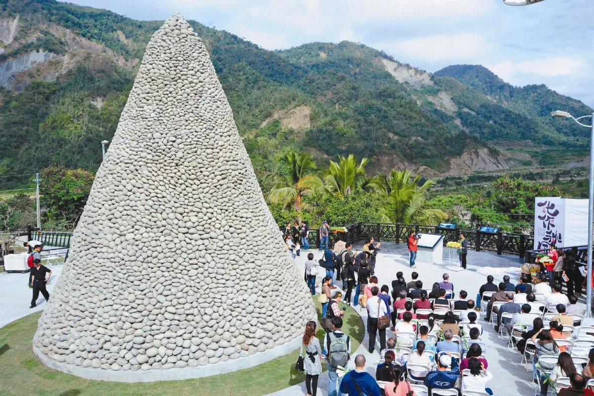 追思罹難者 小林村紀念公園啟用