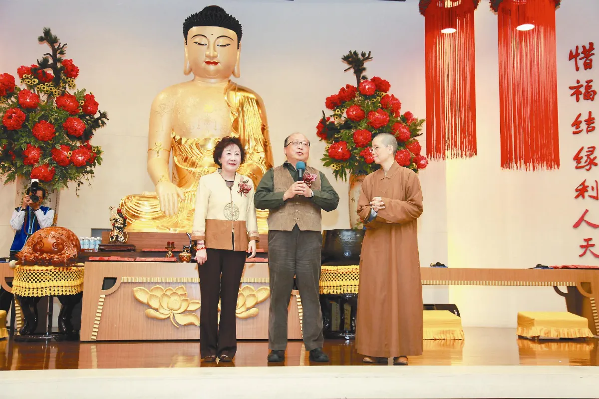 寒冬送暖 惠中寺助市民過好年
