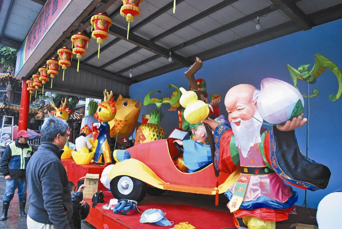 大甲鎮瀾宮組花燈 吹農村風