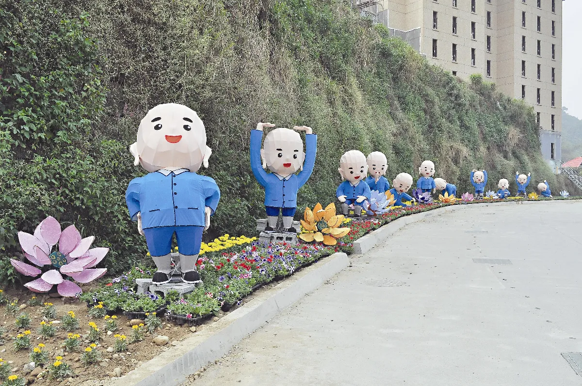 佛光山走春 沙彌花燈迎賓
