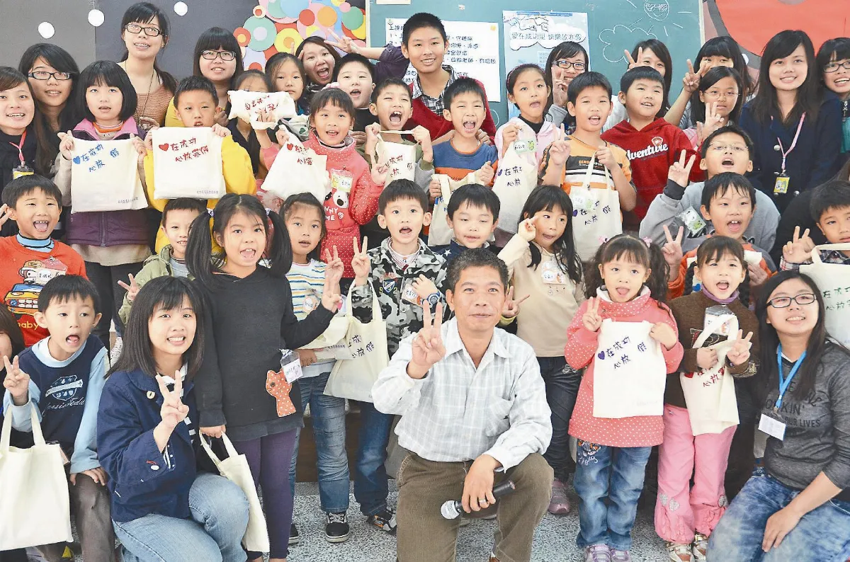 里長發起科大生義務課輔 孩童寒假不遊蕩