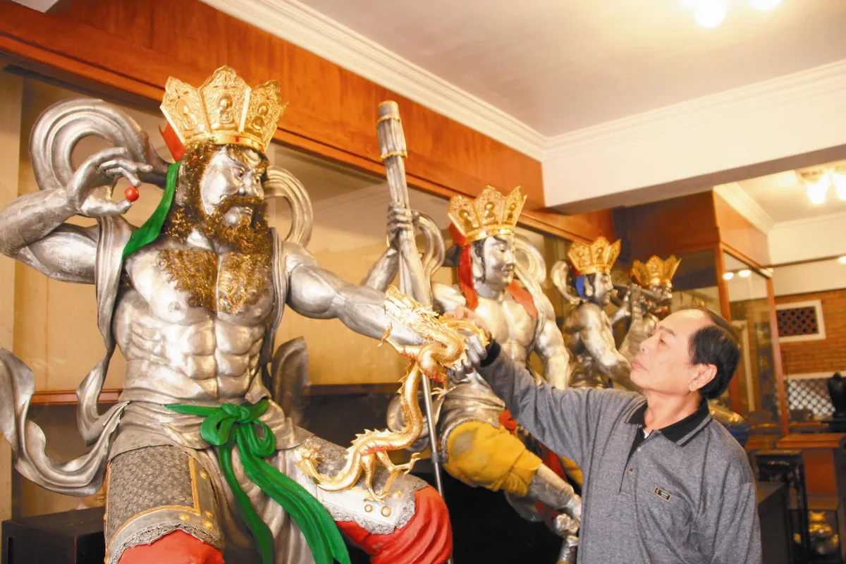 中西合璧 陳萬能錫雕四大天王