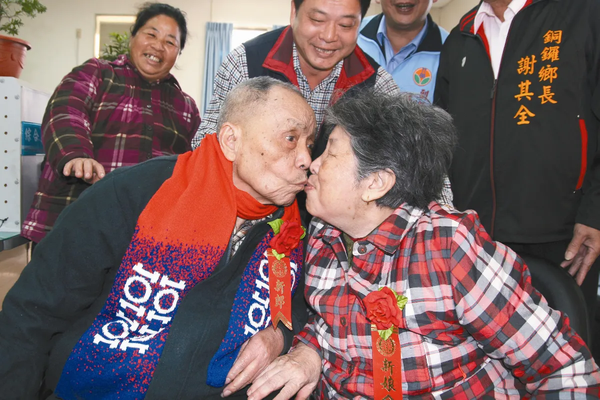 百歲人瑞想婚 娶9旬女友