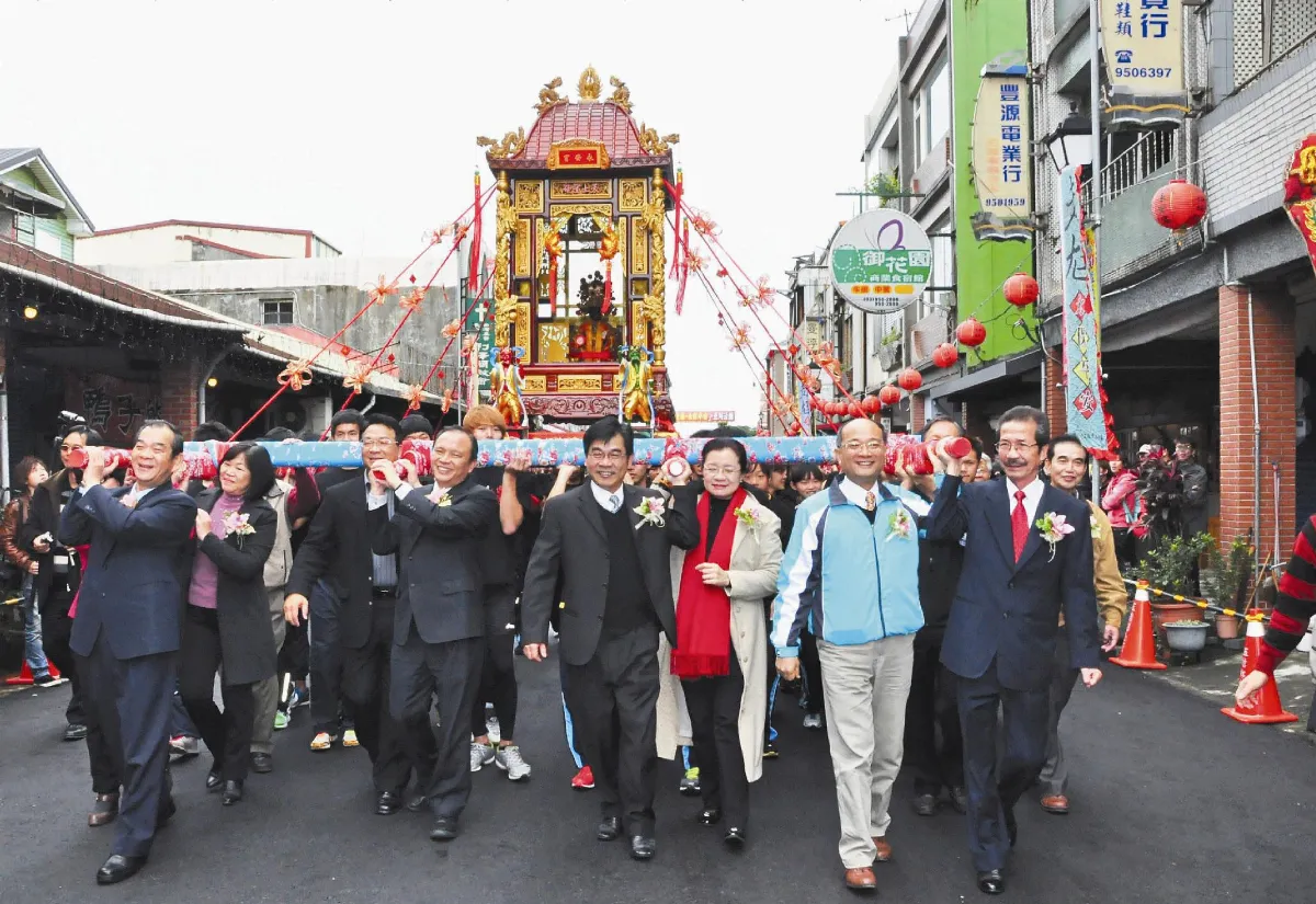 元宵熱鬧滾滾 民眾祈福蓄能量