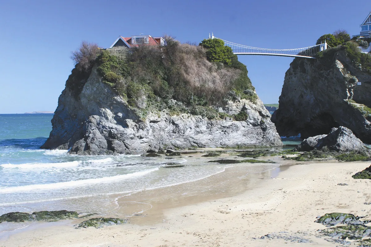 百年靚宅 出入過百年吊橋