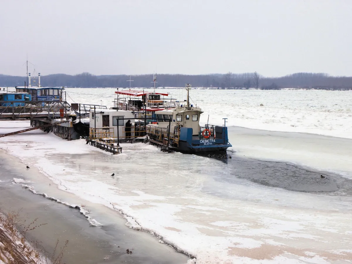 歐洲雪災 逾十萬人凍彈不得