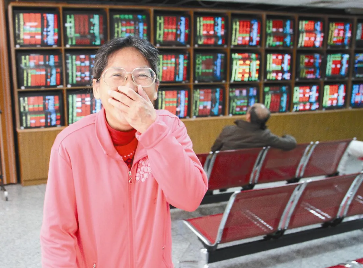 重回8千大關 樂歪了