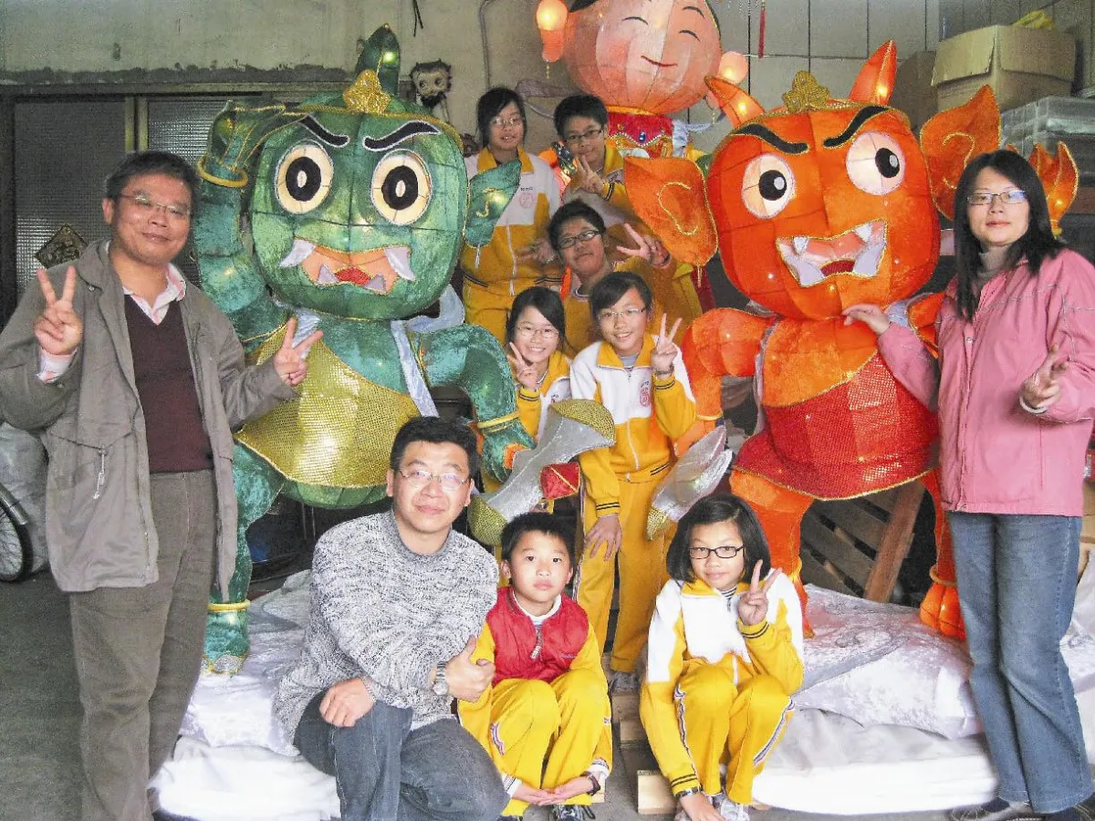 師生同心做花燈 作品全得獎