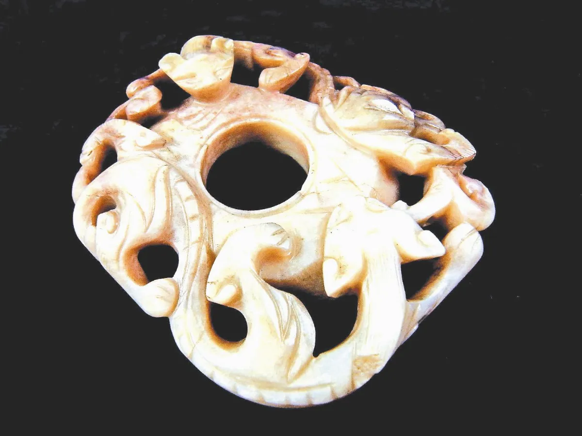 【游於藝】明代火燎雙螭韘形珮