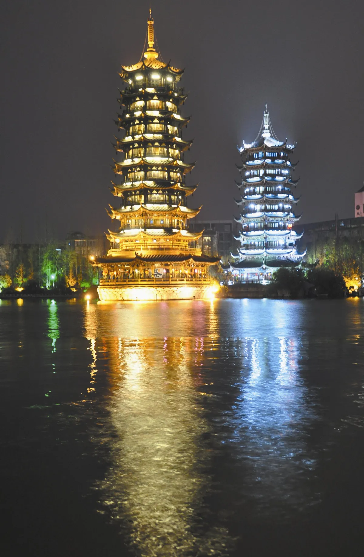 波光瀲灩桂林夜
