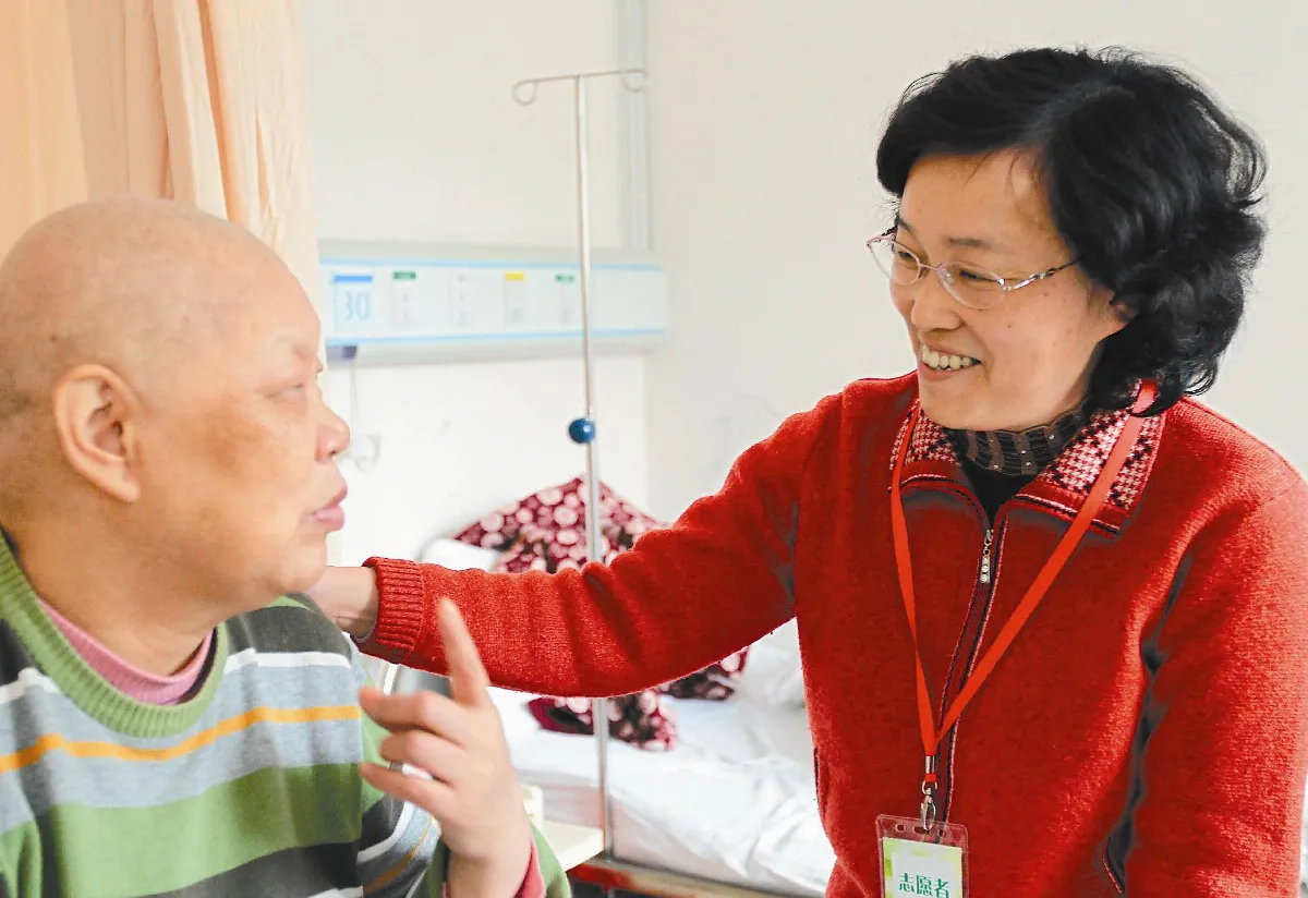 感謝嘉基顧病妻 他當居服員回饋