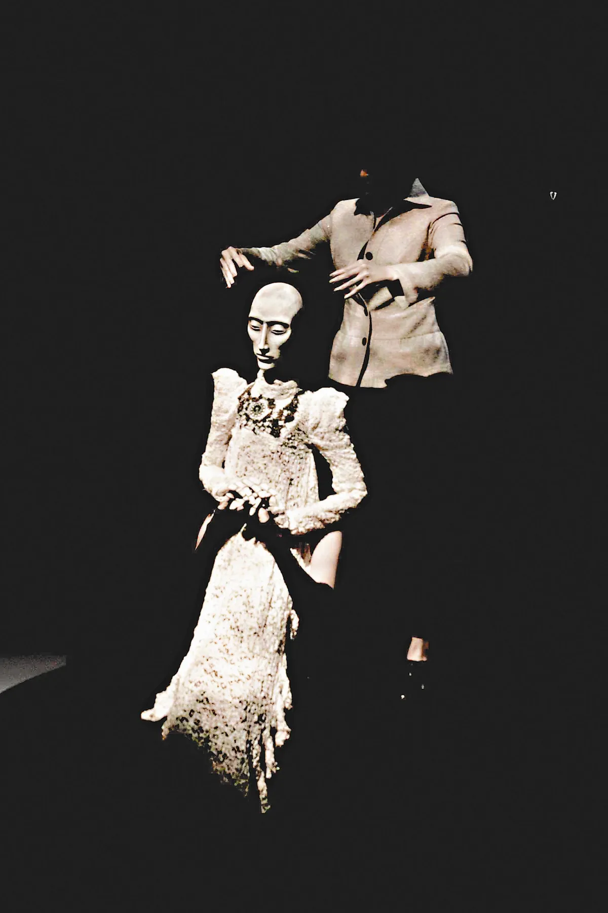 偶戲降靈會 探索女作家創作人生