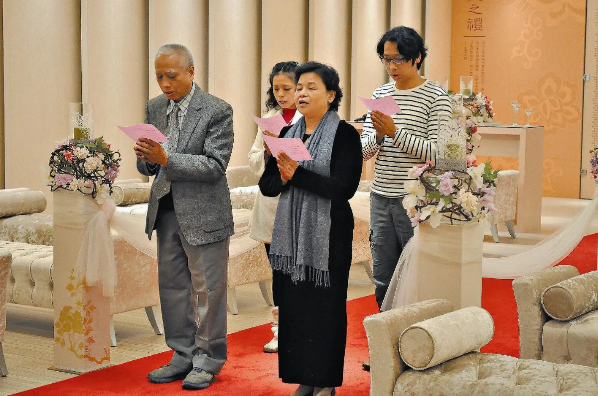 佛館五和塔首辦生日祝福禮父親70大壽 佛光青年表孝心