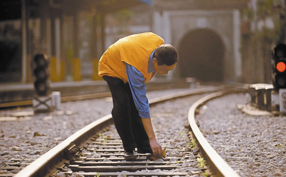 10年如一日他獨自守偏遠車站