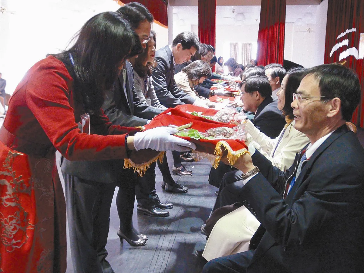 儲訓校長結業傳統六禮謝師