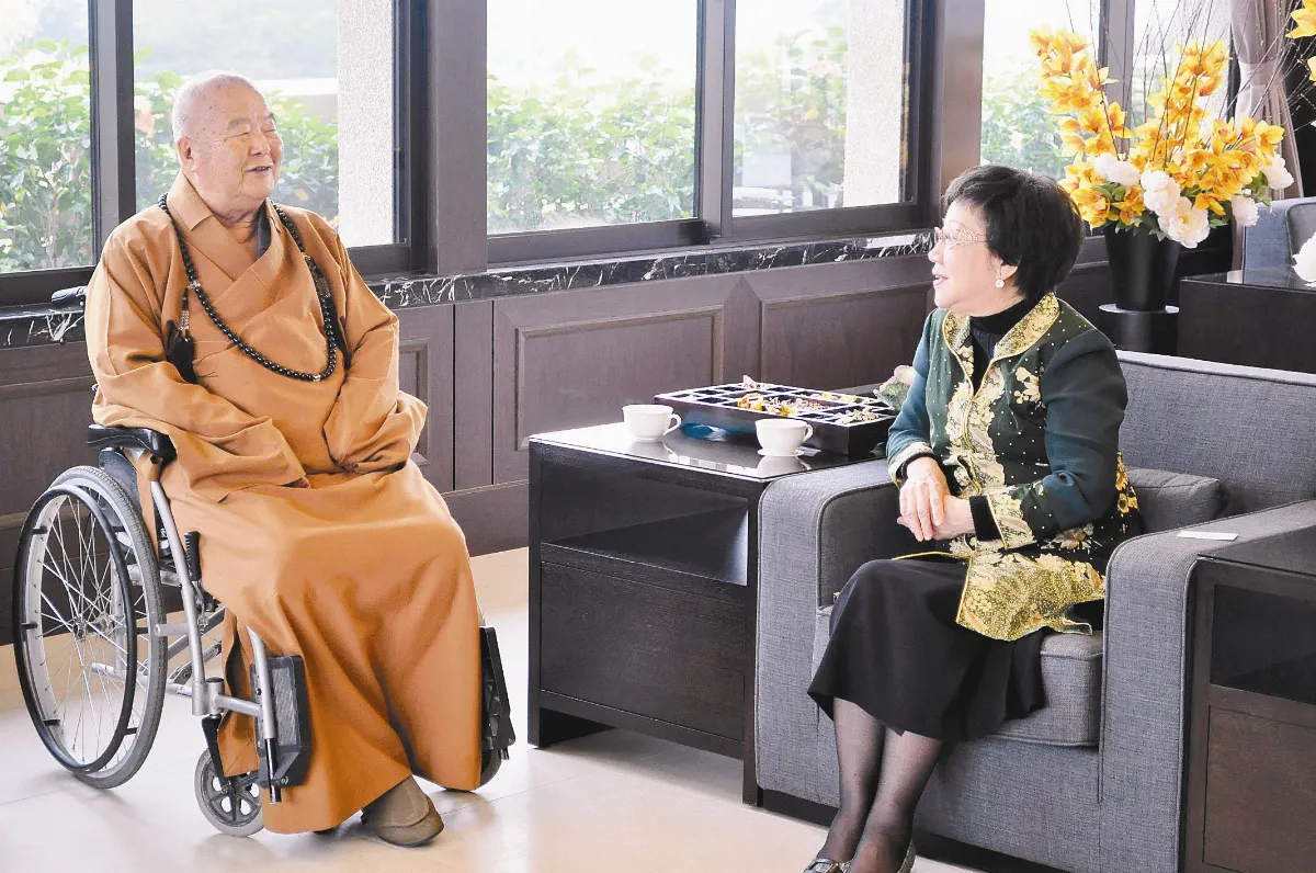 呂秀蓮訪佛光山 籲吃素、救地球