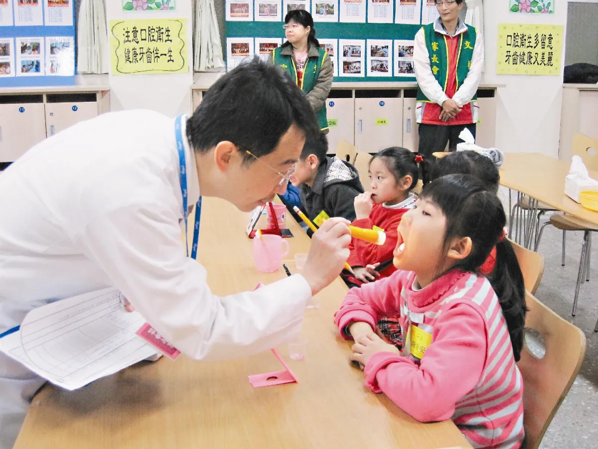文林國小美齒比賽小朋友練成刷牙專家