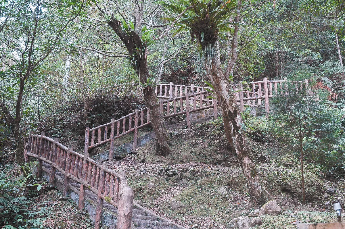 瀑布成群 氣勢壯觀