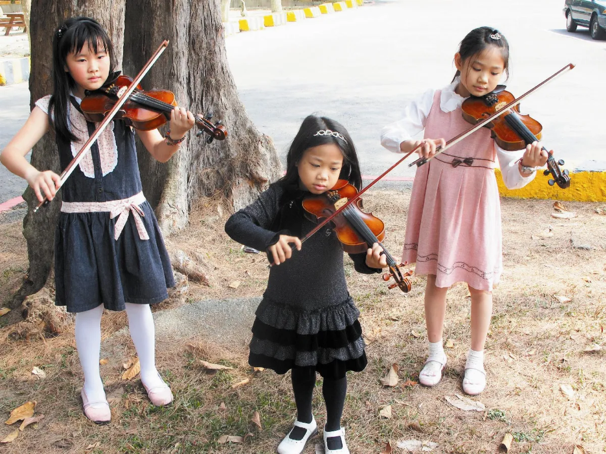 小腎友演奏小提琴