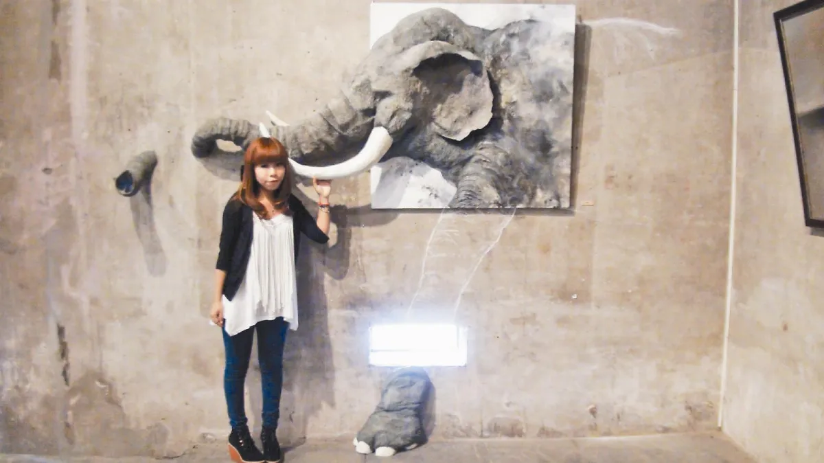 巫其紙漿大象 展現所學