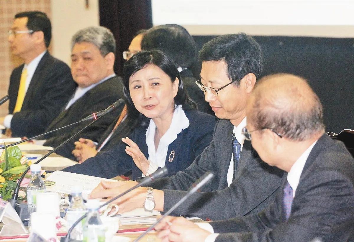 財部邀阿土伯討論證所稅
