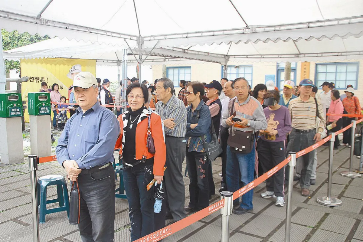 鳳飛飛特展 8日說拜拜