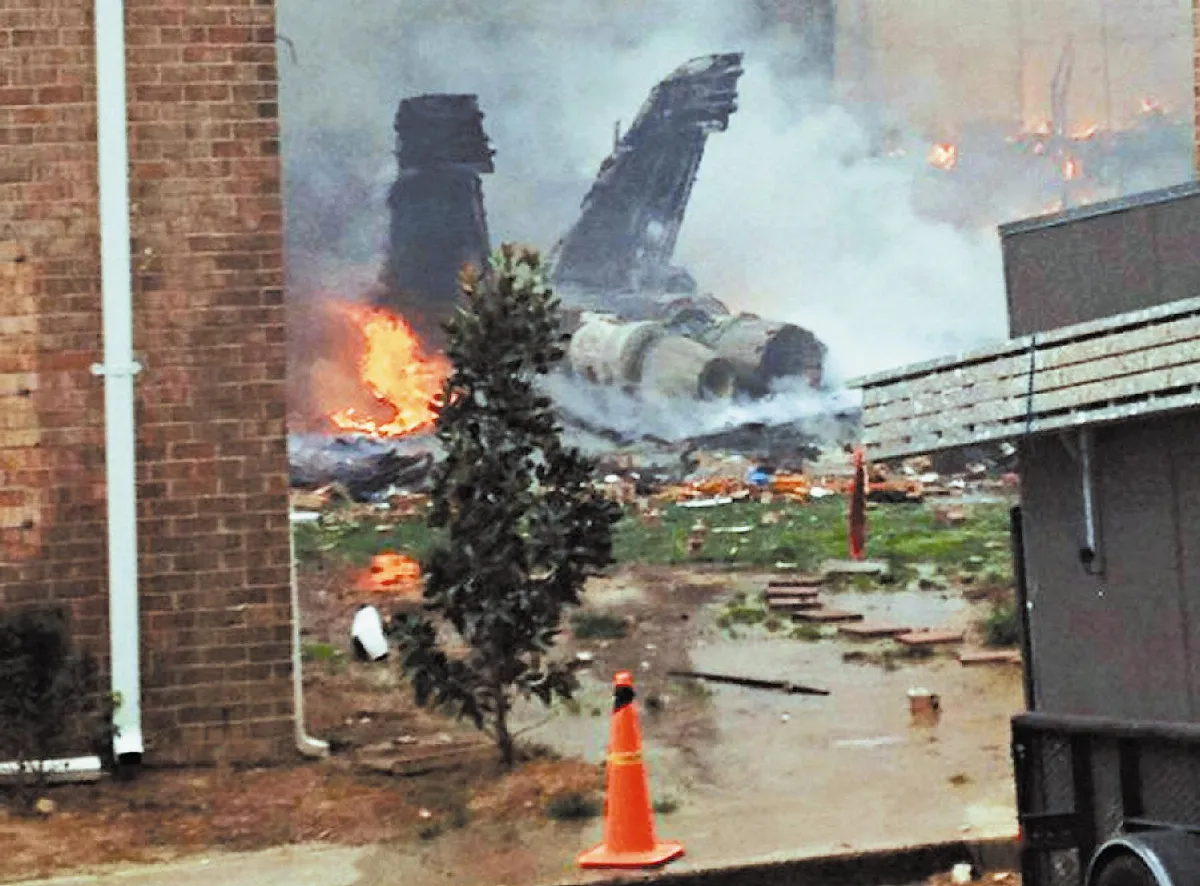 美戰機撞民宅9傷 機師：抱歉毀你家