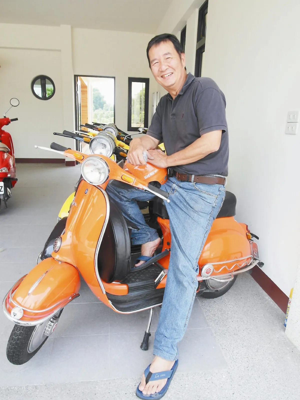就愛這款 他專蒐偉士牌機車