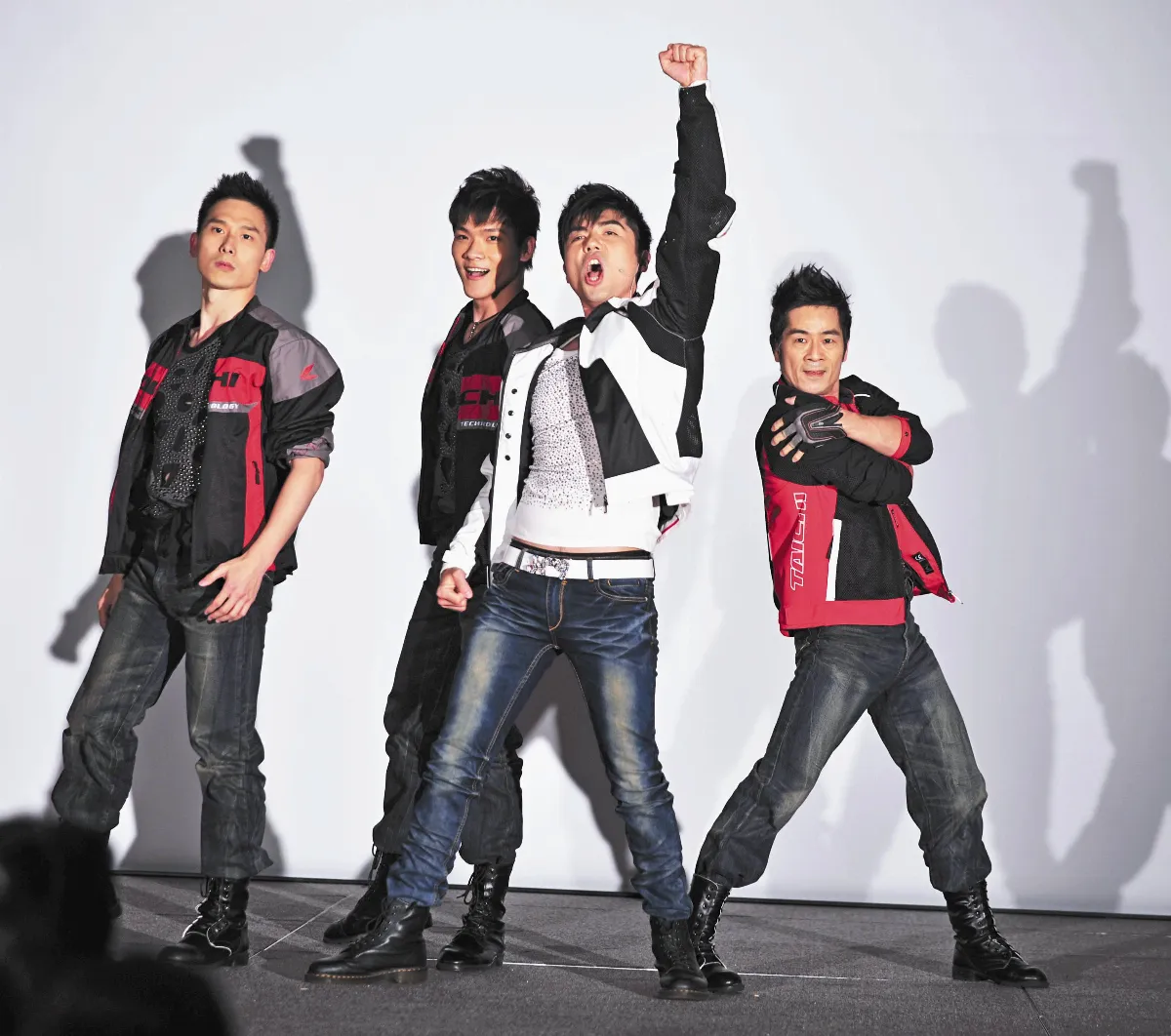 東區卡門 上演都會愛情