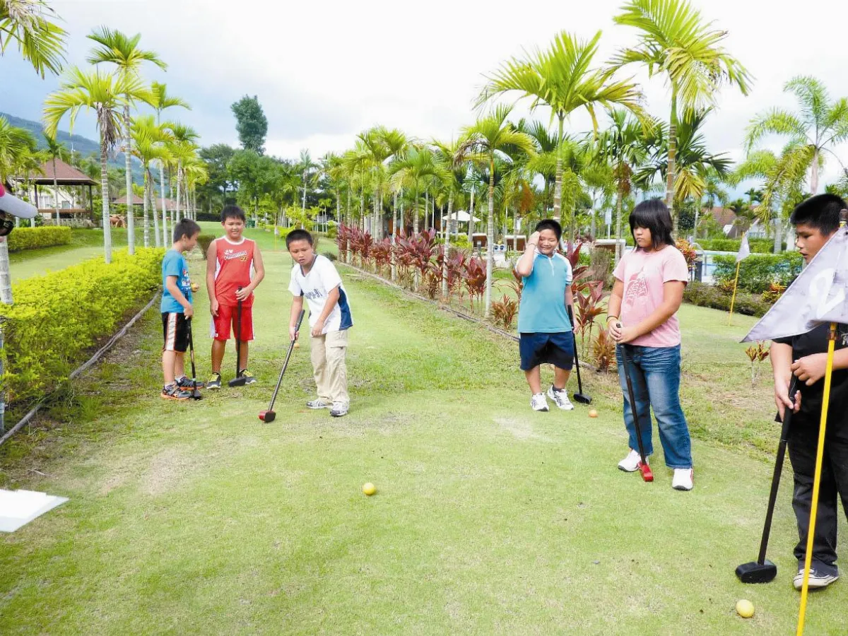 偏鄉永安國小 游泳、打高球好享受