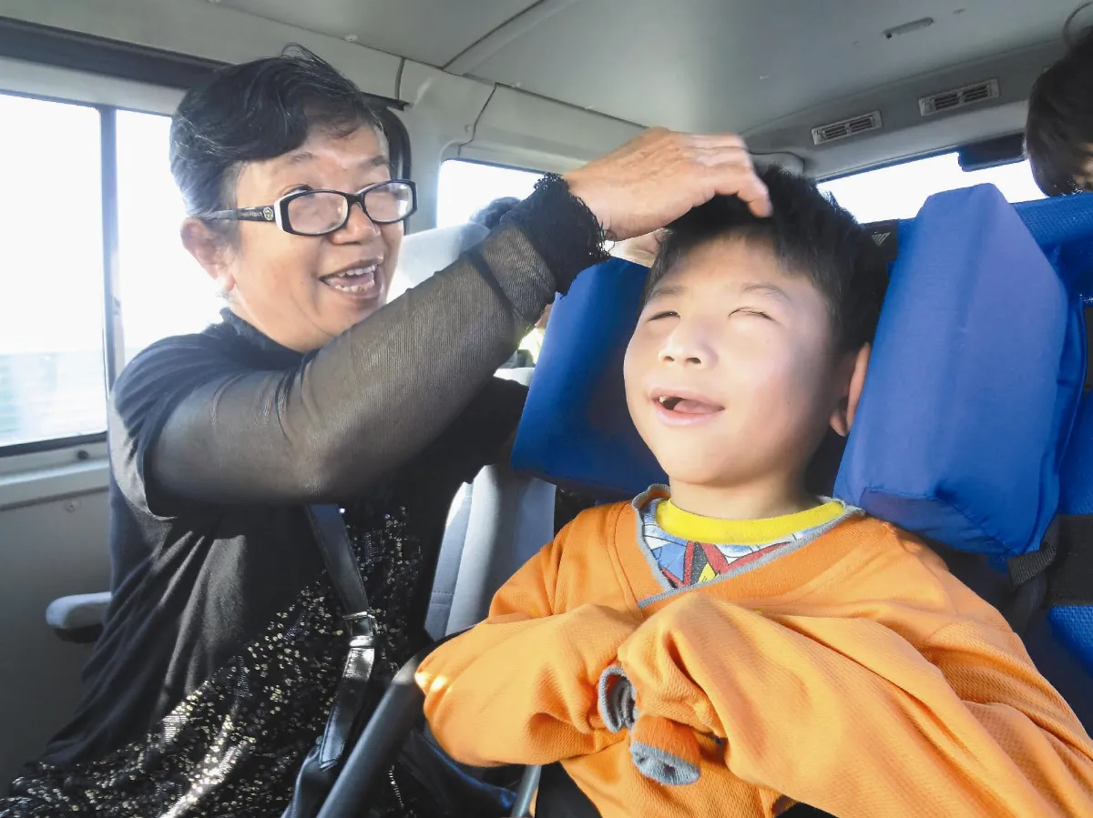 專車接送 嬤孫免去奔波之苦
