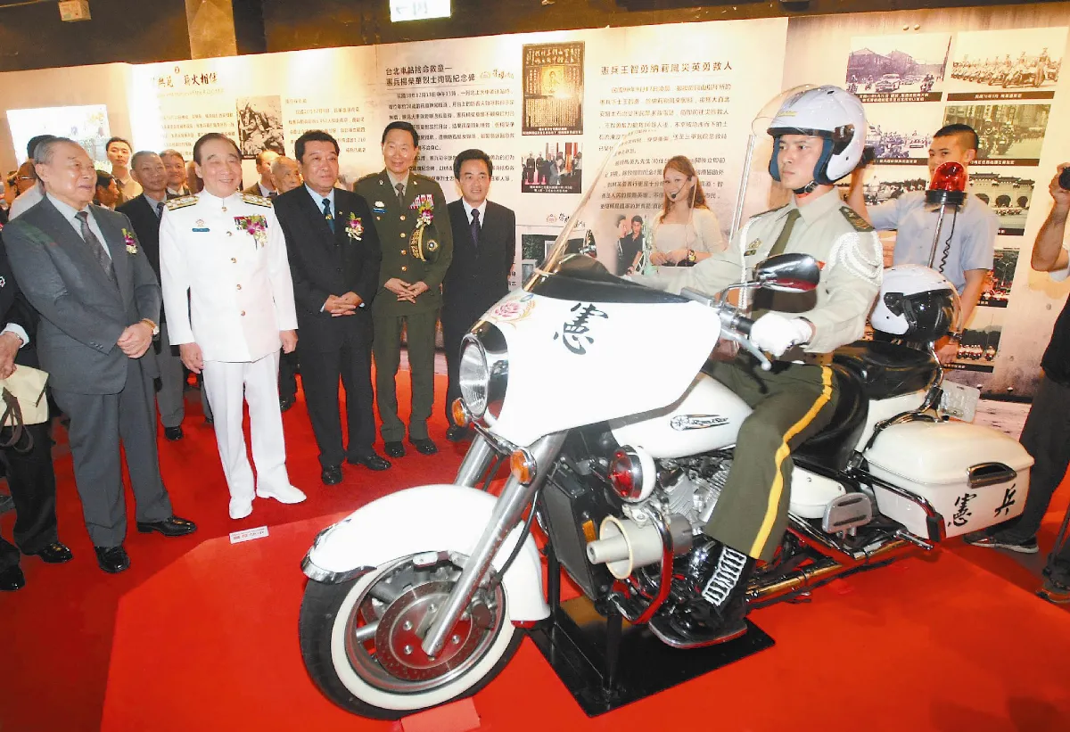 憲兵特展 體驗模擬射擊