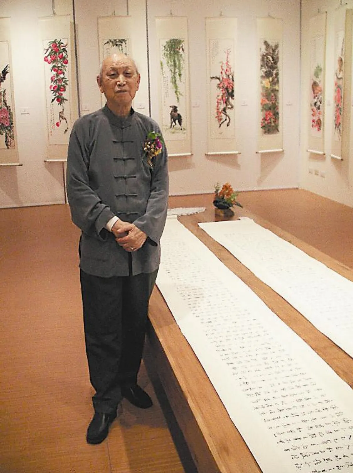 大愚老人展書畫 義賣助清寒學子
