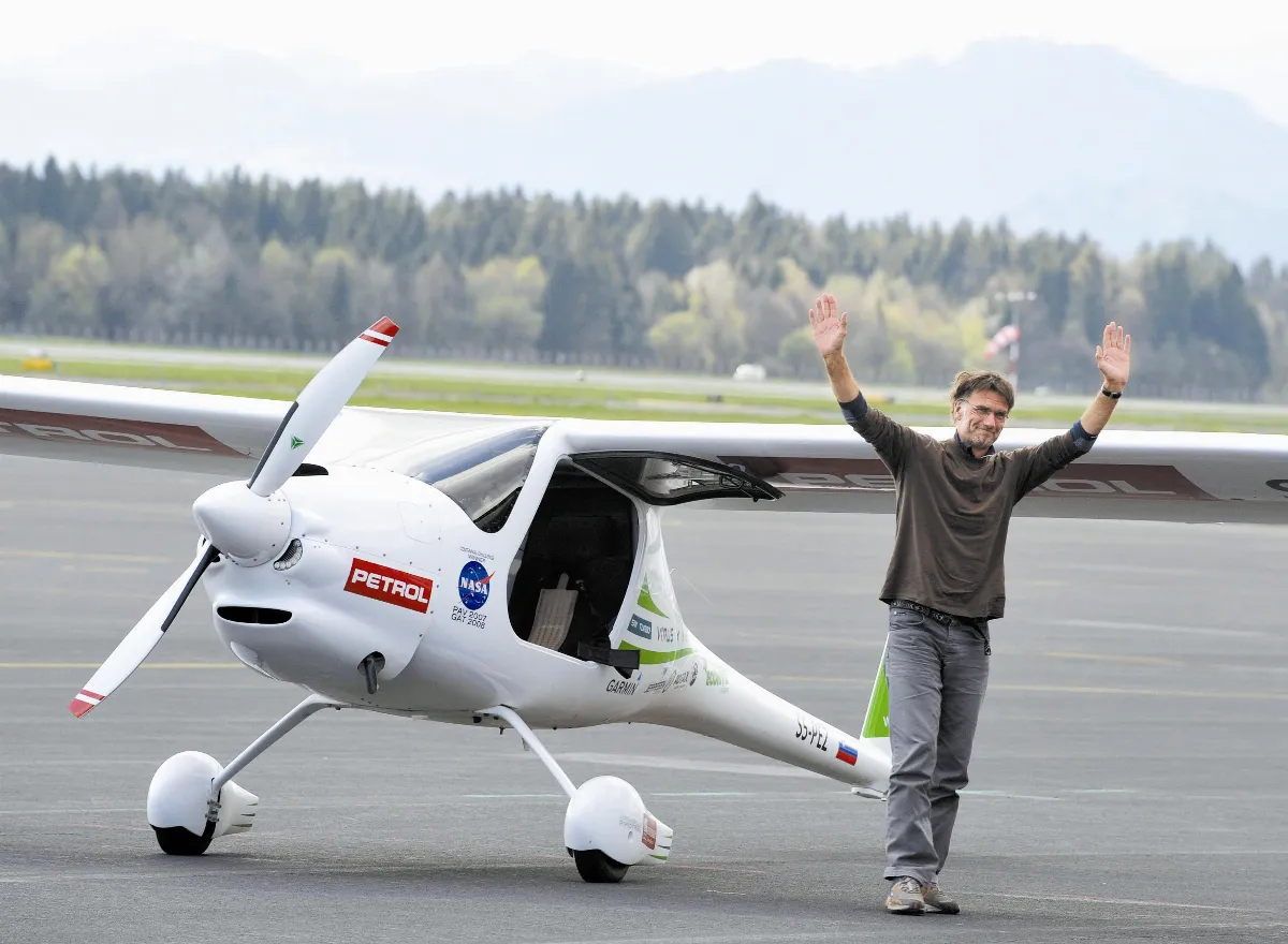 環保之旅 輕型機環球100天