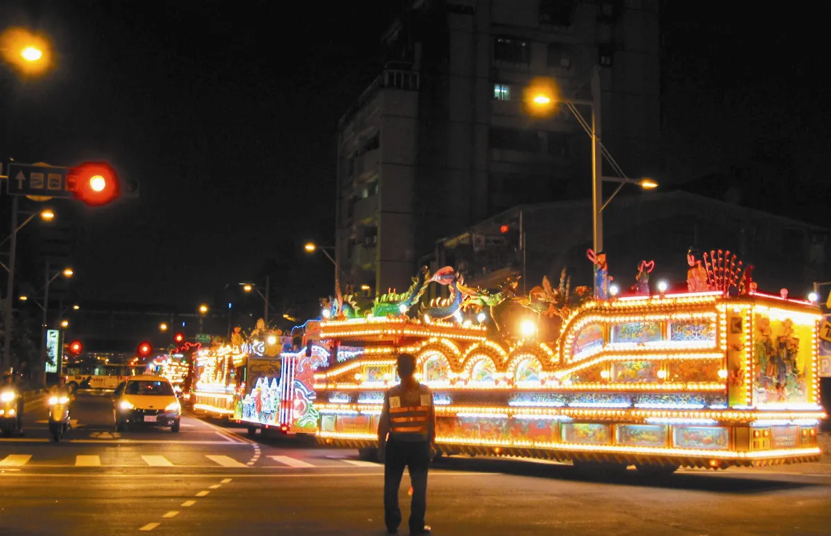 【時光流轉】星光下的花車遊行